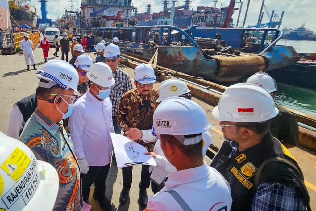 Wagub Nyanyang Haris Pratamura Tinjau Lokasi Kebakaran Kapal Federal II, Pastikan Perusahaan Harus Penuhi Hak Korban