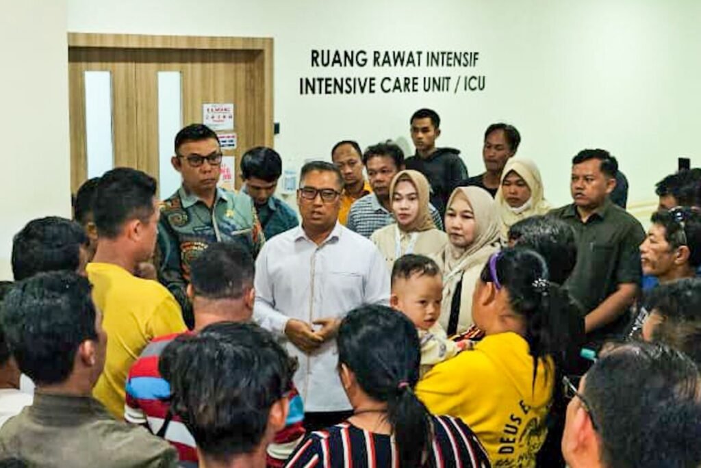 Wagub Nyanyang Haris Pratamura Jenguk dan Berikan Dukungan bagi Korban Kebakaran Kapal Federal II